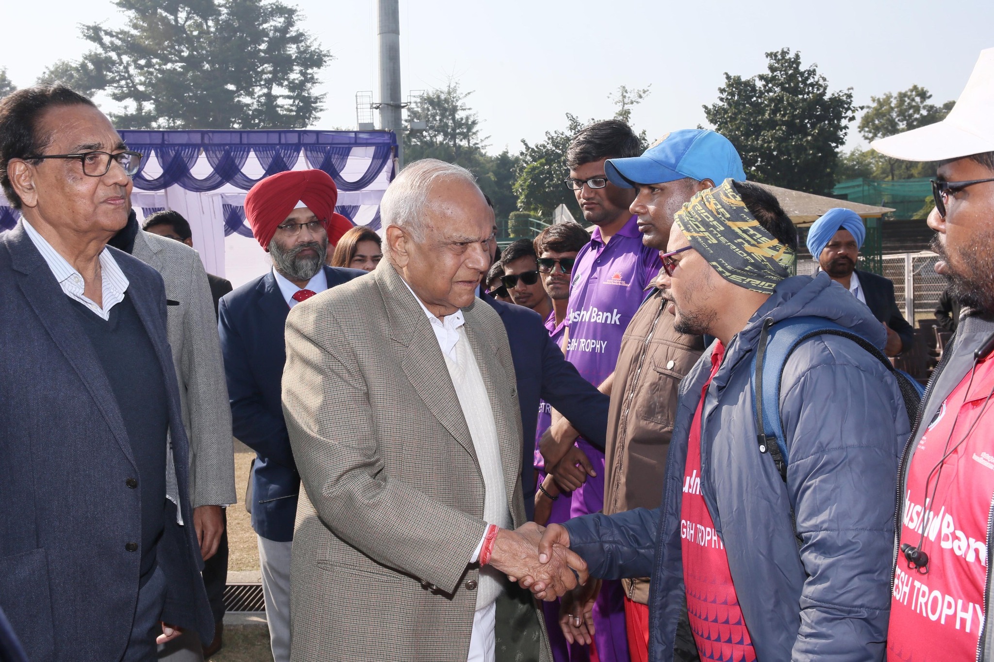 Hon’ble Governor Sh Banwarilal Purohit ji interacting the participating teams