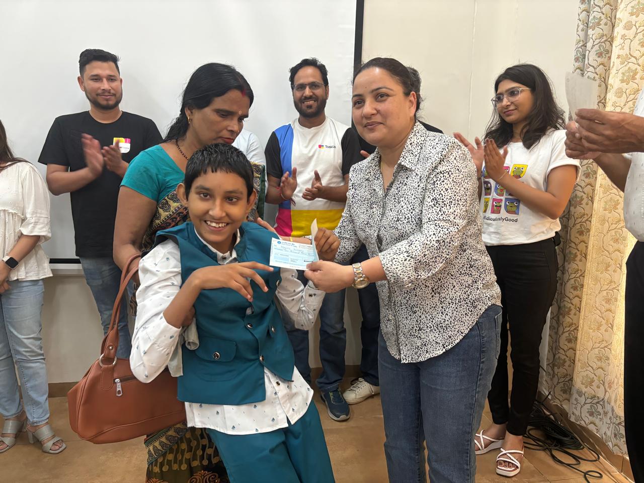 Scholarship distribution on 6.07 (16)