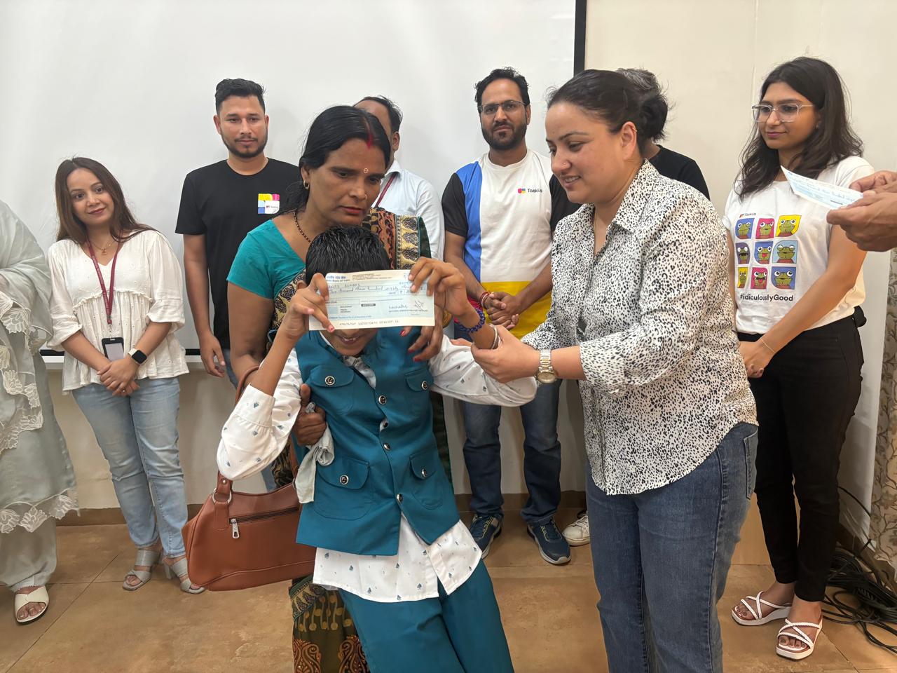 Scholarship distribution on 6.07 (19)