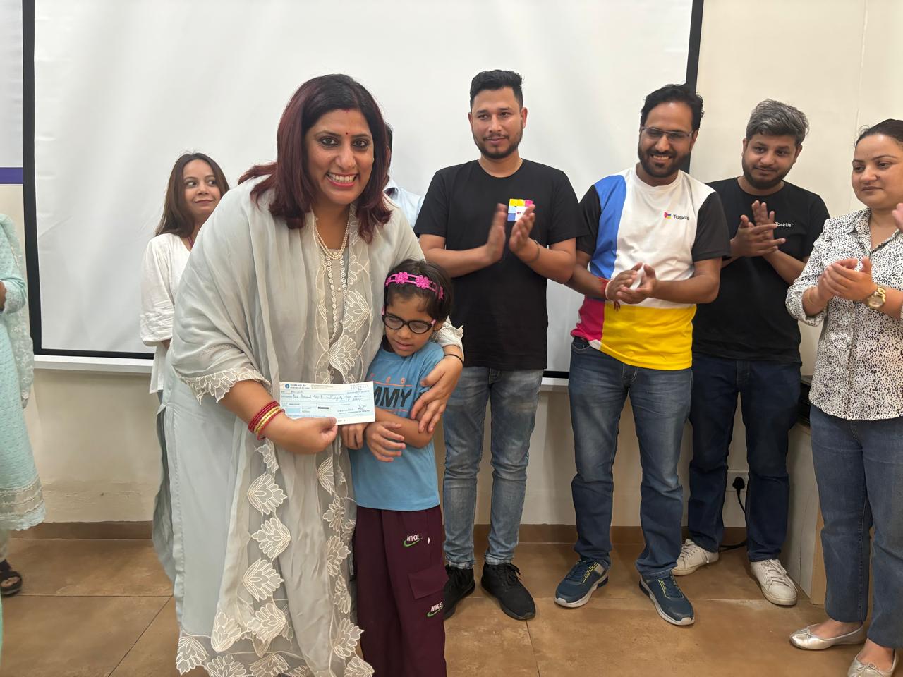 Scholarship distribution on 6.07 (28)