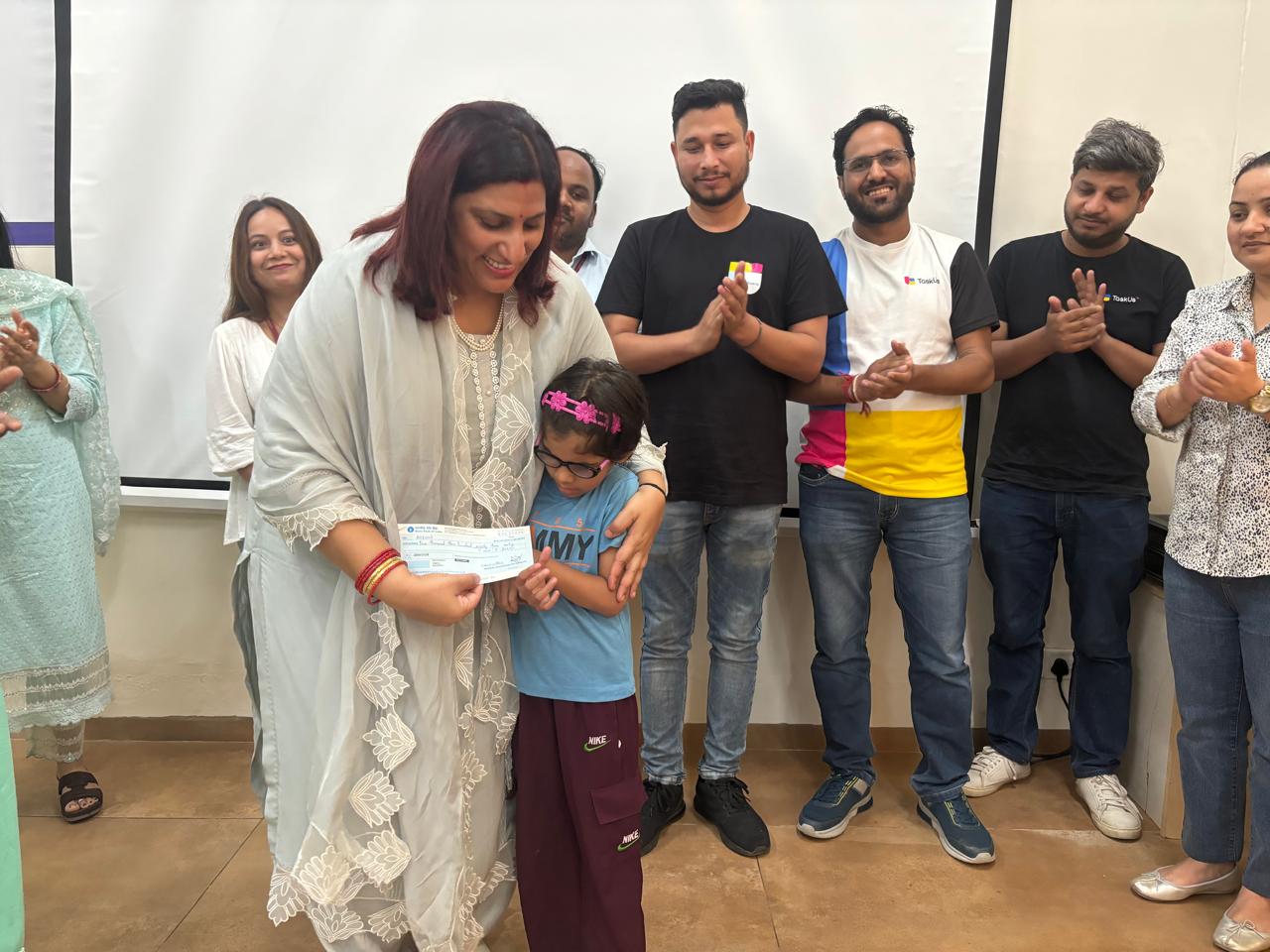 Scholarship distribution on 6.07 (29)