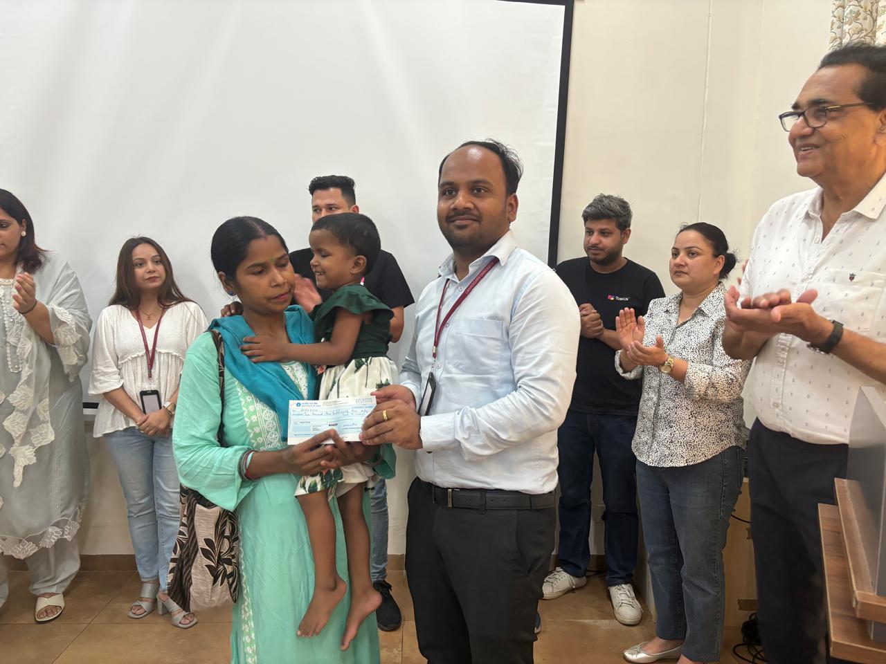 Scholarship distribution on 6.07 (32)