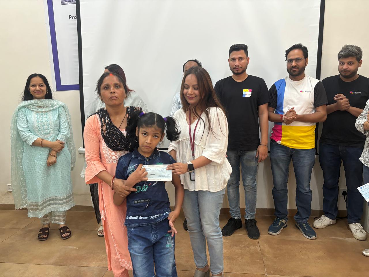 Scholarship distribution on 6.07 (38)