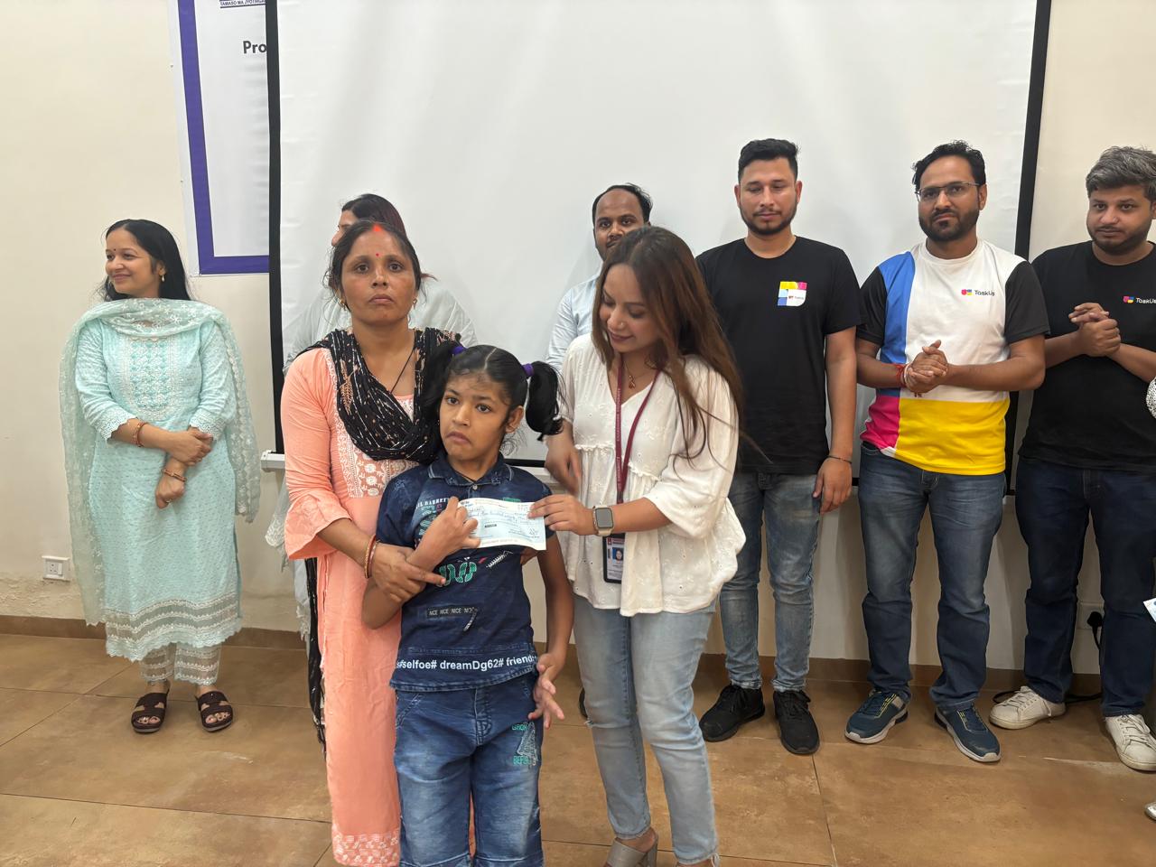 Scholarship distribution on 6.07 (39)